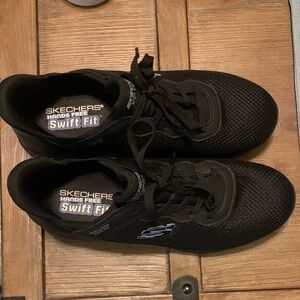 Skechers Women’sBlack Swift Fit Sneakers New never worn.